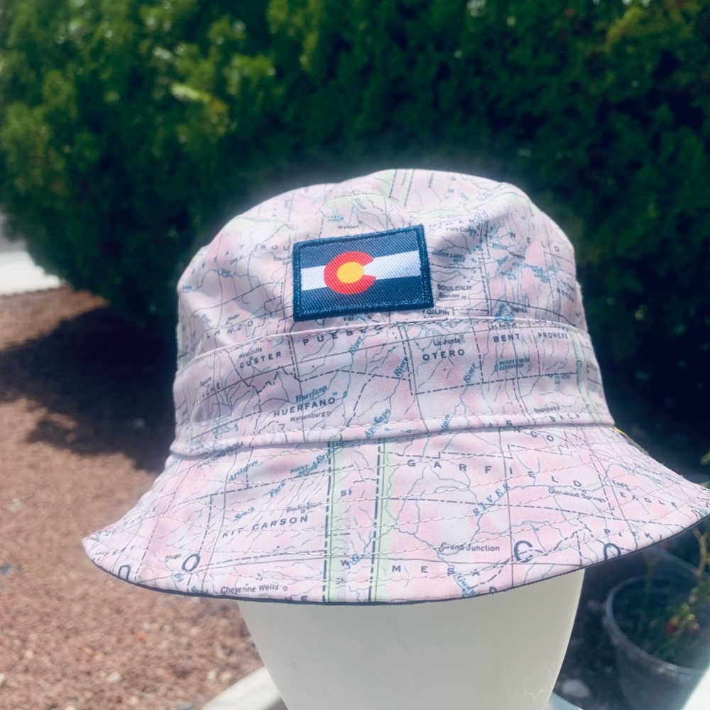 Chuck bucket hat map print